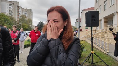 Звільнену з полону Мар'яну Мамонову виписали з перинатального у Луцьку Звільнену з полону Мар'яну Мамонову виписали з перинатального у Луцьку