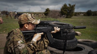ГУР про мілітаризацію кримських дітей Росією
