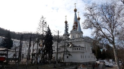 "Діти плакали, у всіх паніка". Російські військові зруйнували Святогірську лавру "Діти плакали, у всіх паніка". Російські військові зруйнували Святогірську лавру