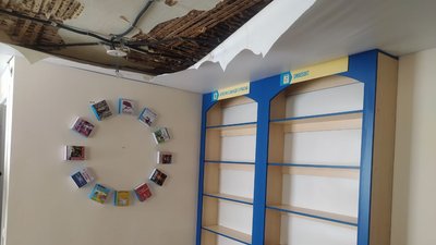 Скинули дві бомби в центр села. Що сталося із новою бібліотекою в селі на Сумщині після російських бомбардувань Скинули дві бомби в центр села. Що сталося із новою бібліотекою в селі на Сумщині після російських бомбардувань
