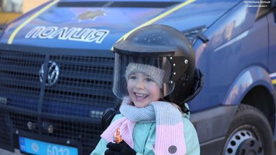В Одесі влаштували акцію "Різдво з патрульними" В Одесі влаштували акцію "Різдво з патрульними"