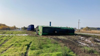 На Черкащині внаслідок ДТП перевернулась цистерна з мелясою