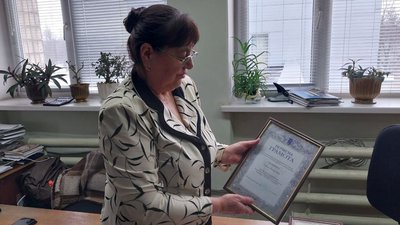 "Всі стріляють влучно". Керівниця охоронної служби пошти Сумщини про свою роботу "Всі стріляють влучно". Керівниця охоронної служби пошти Сумщини про свою роботу