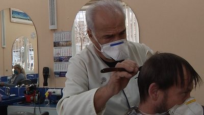 "Працюю 66 років, це моє життя". Історія 88-річного перукаря з Одеси Івана Штирьова "Працюю 66 років, це моє життя". Історія 88-річного перукаря з Одеси Івана Штирьова