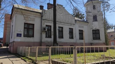 Приміщення на вулиці Головна,135, у якому здається в оренду 1 квадратний метр
