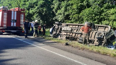 13 травмованих: у поліції назвали попередню причину аварії за участю автобуса і вантажівки на Волині 13 травмованих: у поліції назвали попередню причину аварії за участю автобуса і вантажівки на Волині