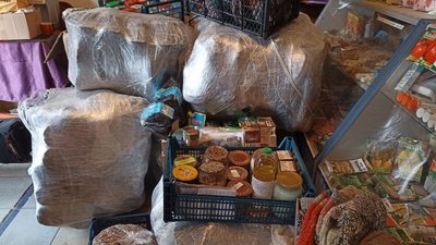 На Житомирщині жителі громади щотижня збирають понад десять тисяч гривень на речі для військових