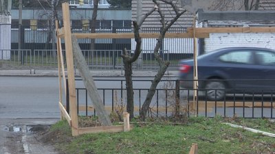 Мешканці житлового масиву Парус збирають підписи проти будівництва біля одного з будинків Мешканці житлового масиву Парус збирають підписи проти будівництва біля одного з будинків