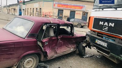 В Одесі зіткнулися три автівки, одна людина травмувалася В Одесі зіткнулися три автівки, одна людина травмувалася