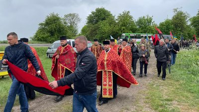 На Тернопільщині попрощалися із військовослужбовцем Василем Паславським На Тернопільщині попрощалися із військовослужбовцем Василем Паславським