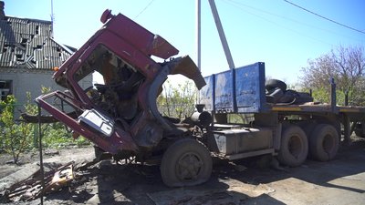 Родина вчителів з Кам'янського третій місяць живе під постійною канонадою Родина вчителів з Кам'янського третій місяць живе під постійною канонадою