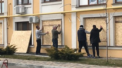 Російські обстріли в Одесі: три будинки пошкоджені, одна людина отримала поранення. ФОТО Російські обстріли в Одесі: три будинки пошкоджені, одна людина отримала поранення. ФОТО