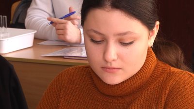 298 шкіл Хмельниччини у "червоній" зоні відновили очне навчання