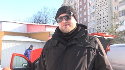 У Тернополі евакуювали 3 автомобілі, які заважали розчищати сніг У Тернополі евакуювали 3 автомобілі, які заважали розчищати сніг