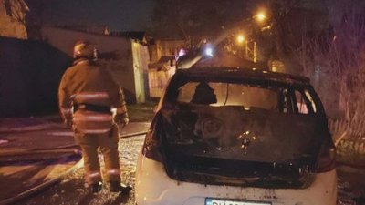 На Одещині через проблеми з електропроводкою спалахнув автомобіль На Одещині через проблеми з електропроводкою спалахнув автомобіль
