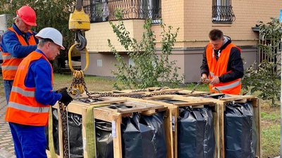 У Бучі встановлюють модулі нагріву для дахової котельні У Бучі встановлюють модулі нагріву для дахової котельні