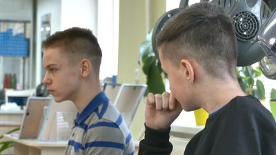 "Набивають руку": як у Черкасах працює навчальна перукарня