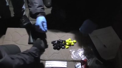 У Сумській області поліція вилучила 180 згортків з наркотиками у кількох чоловіків