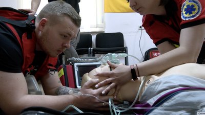 Відпрацьовують роботи за "червоним протоколом": черкаські медики "екстренки" готуються до змагань Відпрацьовують роботи за "червоним протоколом": черкаські медики "екстренки" готуються до змагань