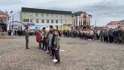 У Дубні на Рівненщині подружжя переселенців з Херсону створило й очолили Пласт У Дубні на Рівненщині подружжя переселенців з Херсону створило й очолили Пласт