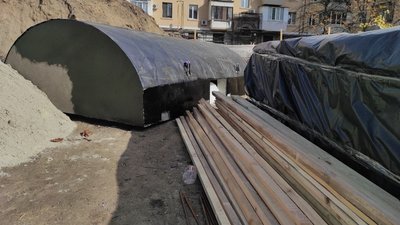 У середмісті Запоріжжя будують нове модульне підземне укриття У середмісті Запоріжжя будують нове модульне підземне укриття