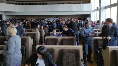 У Черкасах на сесії міськради підприємці мітингують У Черкасах на сесії міськради підприємці мітингують