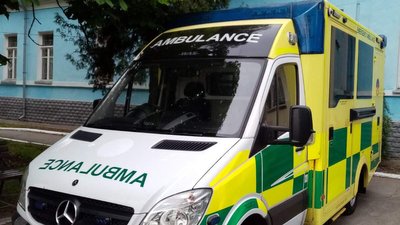 Тростянець отримав від благодійників автомобіль швидкої допомоги та пасажирський автобус Тростянець отримав від благодійників автомобіль швидкої допомоги та пасажирський автобус