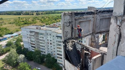 У Харкові демонтували верхні поверхи висотки, яку обстрілювала армія РФ