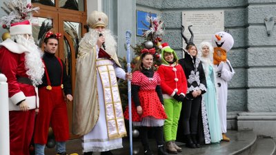 У Житомирі на Михайлівській у День святого Миколая стартував новорічний музичний потяг У Житомирі на Михайлівській у День святого Миколая стартував новорічний музичний потяг