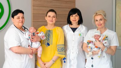 Виписали в День матері. У львівській лікарні виходили передчасно народжених близнючок