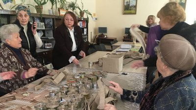 Закінчуються запаси — сумським волонтерам потрібен парафін для окопних свічок Закінчуються запаси — сумським волонтерам потрібен парафін для окопних свічок
