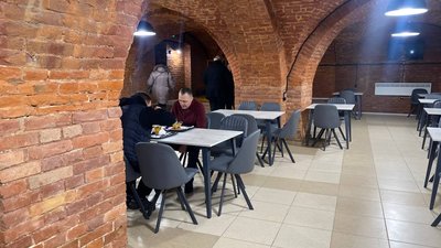 "Тільки відкрилися – і прийшла війна": як буфет з Краматорська переїхав і працює у Дніпрі "Тільки відкрилися – і прийшла війна": як буфет з Краматорська переїхав і працює у Дніпрі