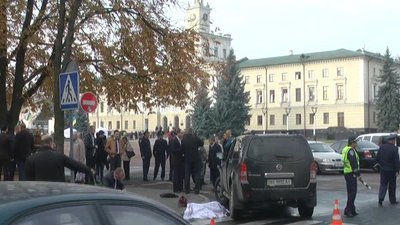 Суд щодо обвинувачення Віталія Гуменюка у скоєнні ДТП, в якому загинула хмельничанка, триває уже 3,5 років. Фото: Суспільне. Суд щодо обвинувачення Віталія Гуменюка у скоєнні ДТП, в якому загинула хмельничанка, триває уже 3,5 років. Фото: Суспільне.