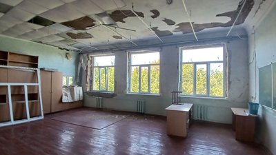 Треба робити добро — як волонтери відновлюють миколаївську гімназію