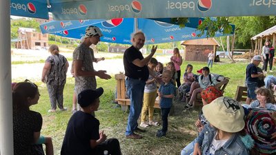 Щоб відчули радість дитинства: на Черкащині влаштували екскурсії для дітей з інвалідністю та переселенців Щоб відчули радість дитинства: на Черкащині влаштували екскурсії для дітей з інвалідністю та переселенців