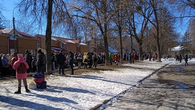 "Хочемо захистити своїх дітей". Як відбувається евакуація із Сум 15 березня "Хочемо захистити своїх дітей". Як відбувається евакуація із Сум 15 березня