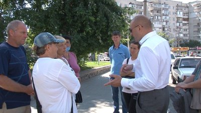 «Хочемо й далі тут торгувати»: у Черкасах продавці просять дозволити торгівлю на площі 700-річчя «Хочемо й далі тут торгувати»: у Черкасах продавці просять дозволити торгівлю на площі 700-річчя