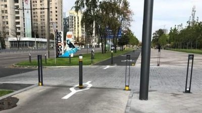 На Набережній у Дніпрі, де травмувалась велосипедистка, встановлять нові антипаркувальні стовпчики На Набережній у Дніпрі, де травмувалась велосипедистка, встановлять нові антипаркувальні стовпчики