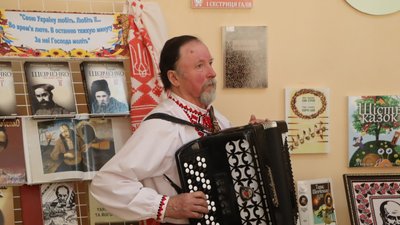 "Наша дума, наша пісня": в Охтирці на Сумщині вшанували Кобзаря "Наша дума, наша пісня": в Охтирці на Сумщині вшанували Кобзаря