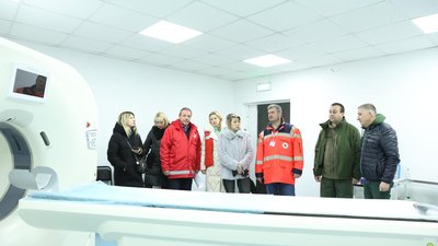 Вінницький центр інфекційних хвороб отримав пересувний генератор від Червоного Хреста