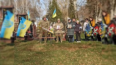 На Чернігівщині попрощалися з двома захисниками України На Чернігівщині попрощалися з двома захисниками України