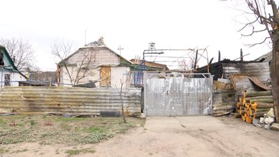 На Житомирщині у палаючому підвалі гаражу 40 хвилин перебували діти, які сховалися від авіаударів На Житомирщині у палаючому підвалі гаражу 40 хвилин перебували діти, які сховалися від авіаударів