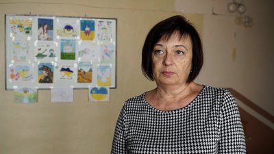 Як пройшло 1 вересня у школі в Чернігові, куди перевели дітей з двох розбомблених росіянами Як пройшло 1 вересня у школі в Чернігові, куди перевели дітей з двох розбомблених росіянами