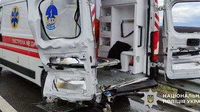 Масова ДТП на Полтавщині: зіткнулися 6 авто, серед них “швидка”