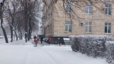Сніг у Черкасах 9 лютого Сніг у Черкасах 9 лютого
