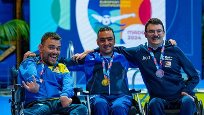 Антон Коль після нагородження на чемпіонаті Європи-2024 з параплавання Антон Коль після нагородження на чемпіонаті Європи-2024 з параплавання