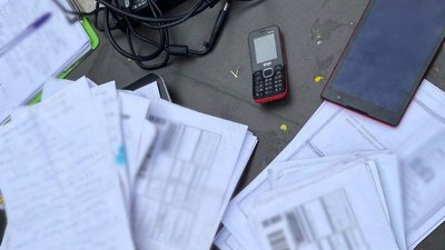 На Херсонщині кіберполіція викрила чоловіка, який через відомий вебресурс ошукав понад 50 громадян На Херсонщині кіберполіція викрила чоловіка, який через відомий вебресурс ошукав понад 50 громадян