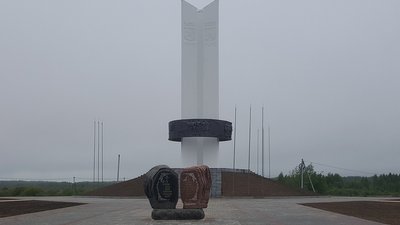 В Чернігівській ОВА хочуть зняти з обліку і демонтувати монумент "Три сестри" у Сеньківці