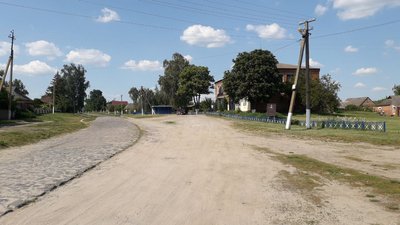 "Ніхто товар не возить". Власник магазину у селі Покровка розповів, як постачають продовольство на кордон з Росією "Ніхто товар не возить". Власник магазину у селі Покровка розповів, як постачають продовольство на кордон з Росією
