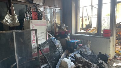 “Дому немає, Свєти немає. Завалило повністю. Я нічого не міг зробити”. Очевидці про обстріли у Херсоні “Дому немає, Свєти немає. Завалило повністю. Я нічого не міг зробити”. Очевидці про обстріли у Херсоні